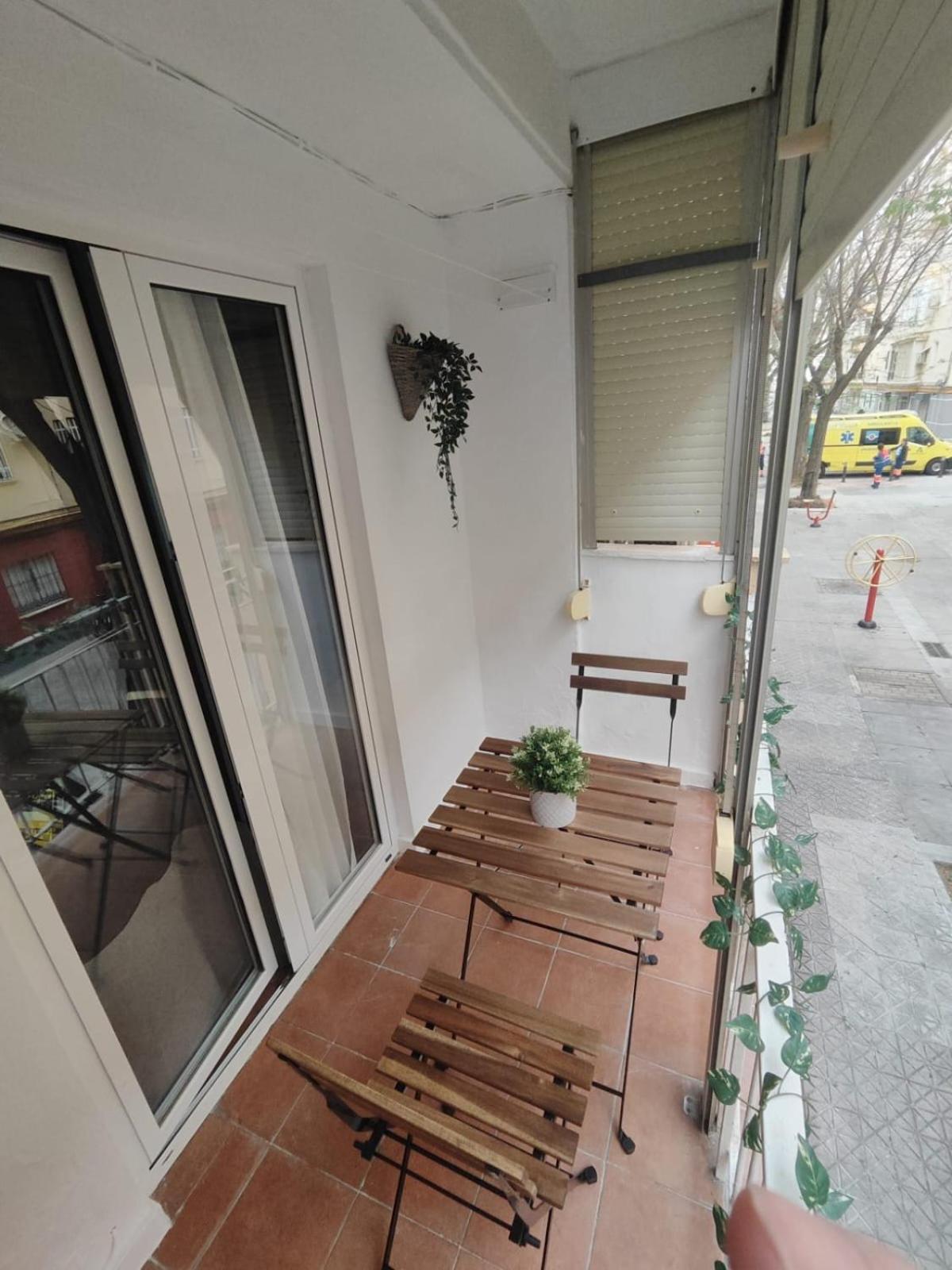 Apartamento Vts Los Remedios Sevilla Exterior foto